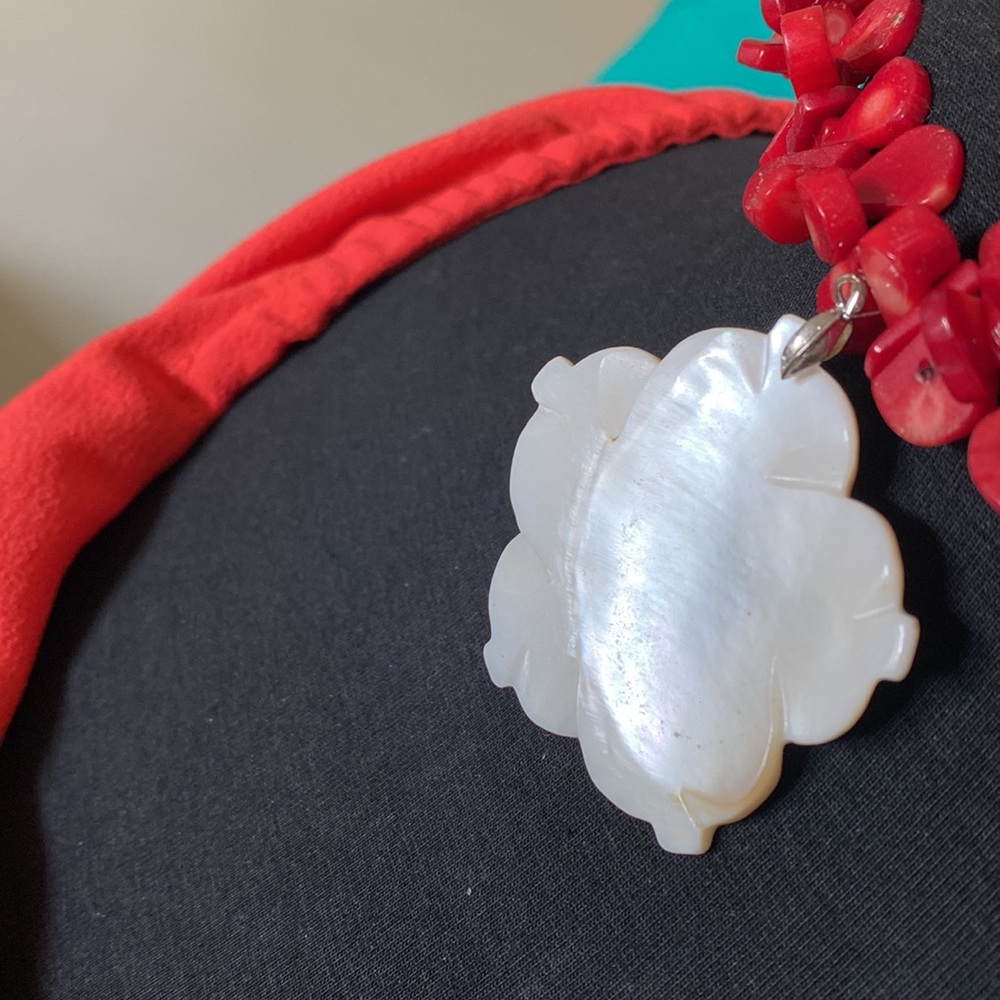 Fabulous coral necklace with pizzazz! - Picture 5 of 6